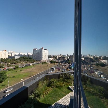 Stylish Panoramic Apartments. Smartplaza. Metro Minskaya Kiew Exterior foto