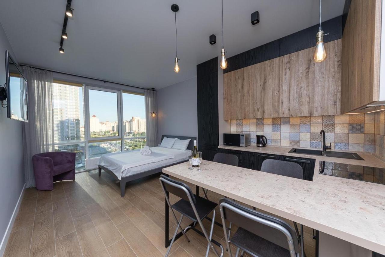 Stylish Panoramic Apartments. Smartplaza. Metro Minskaya Kiew Exterior foto