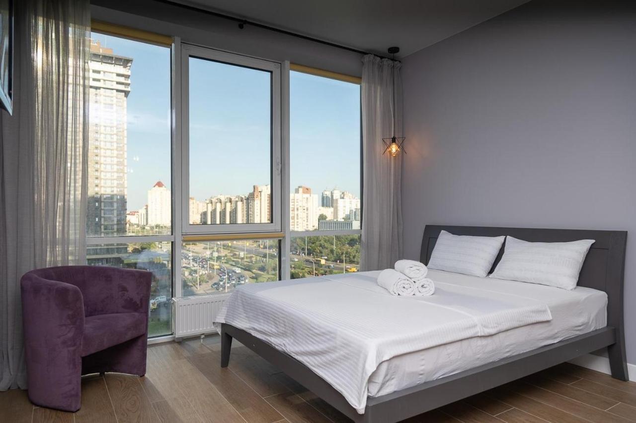 Stylish Panoramic Apartments. Smartplaza. Metro Minskaya Kiew Exterior foto