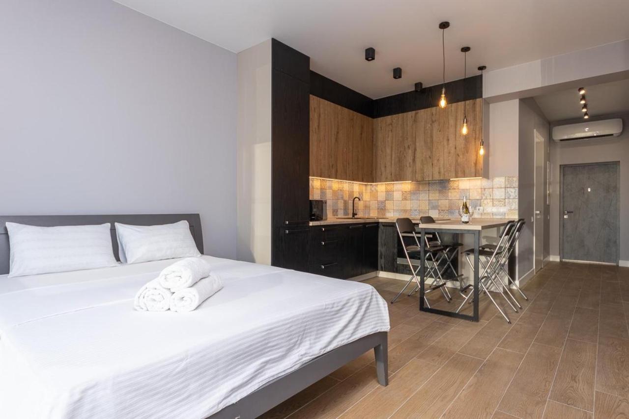 Stylish Panoramic Apartments. Smartplaza. Metro Minskaya Kiew Exterior foto