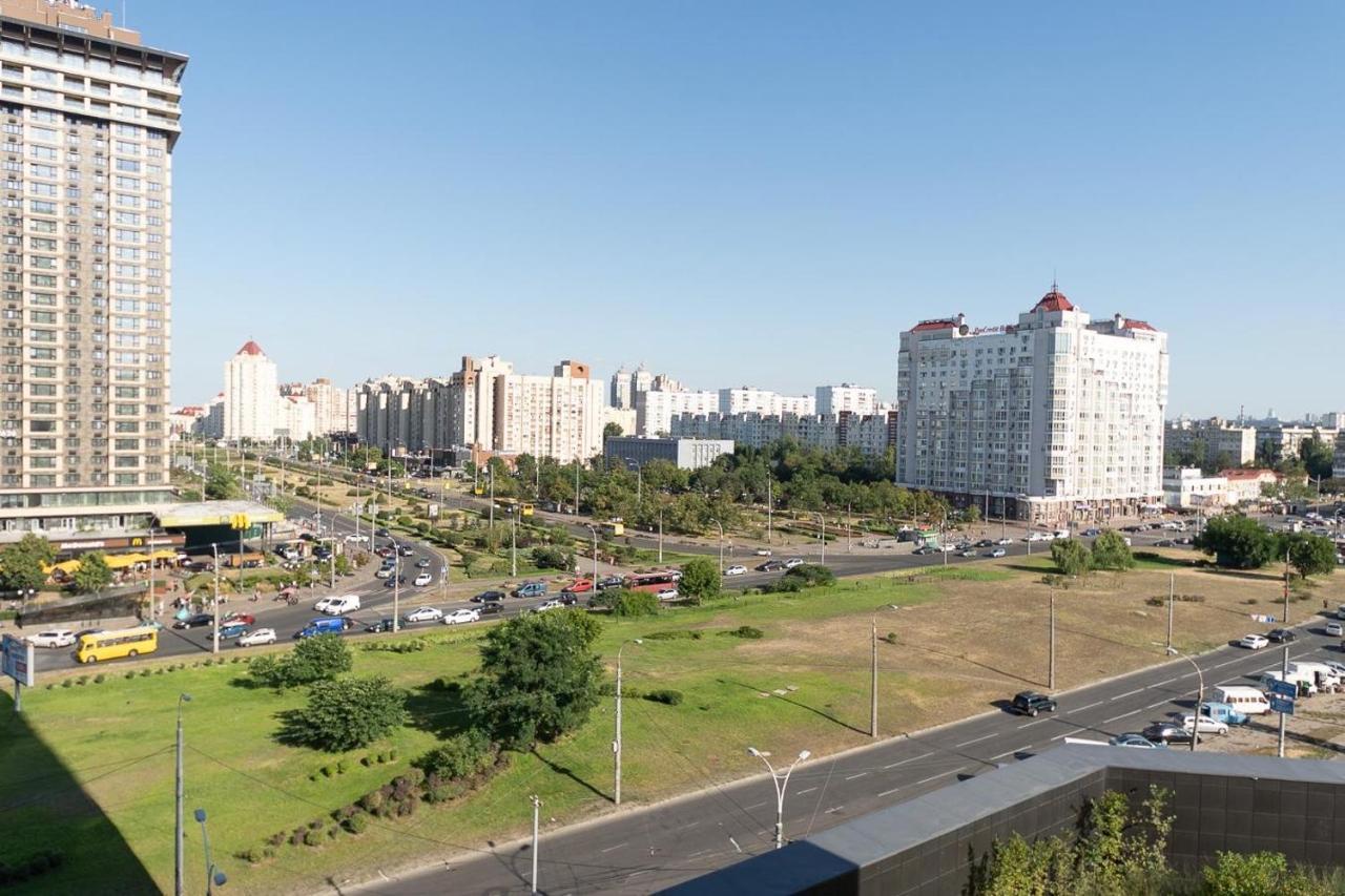 Stylish Panoramic Apartments. Smartplaza. Metro Minskaya Kiew Exterior foto