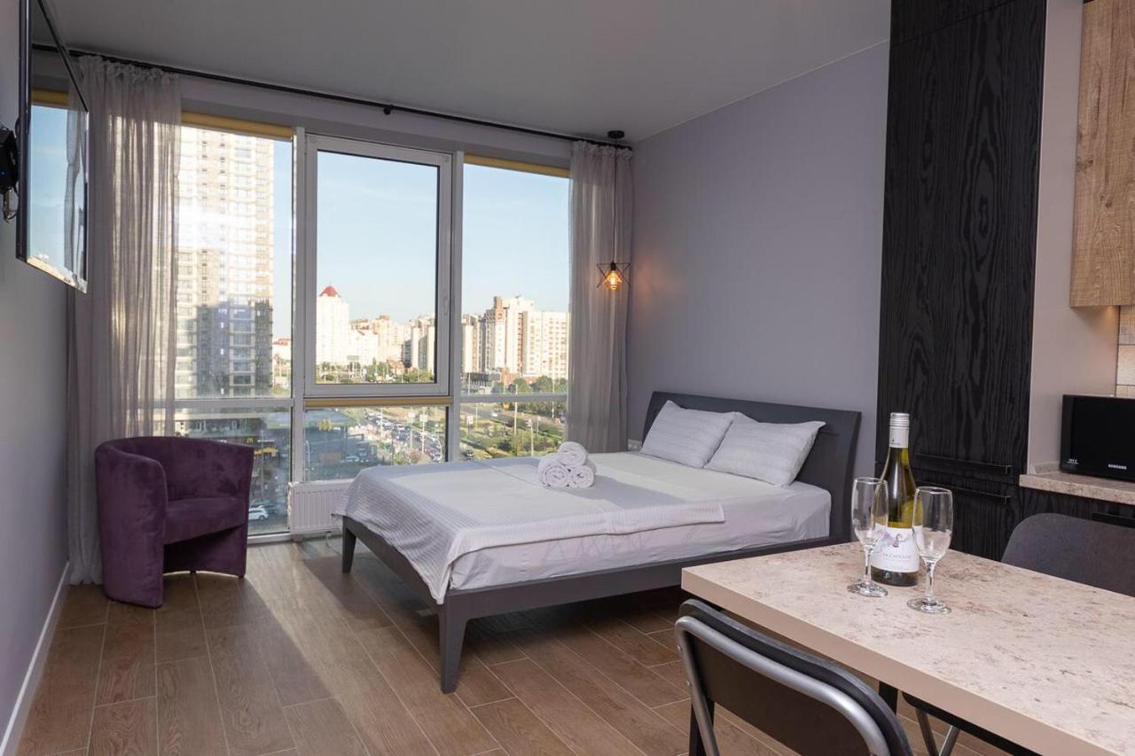 Stylish Panoramic Apartments. Smartplaza. Metro Minskaya Kiew Exterior foto
